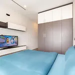 Apartment For Rent Near Airport. W/Free Gym & Pool