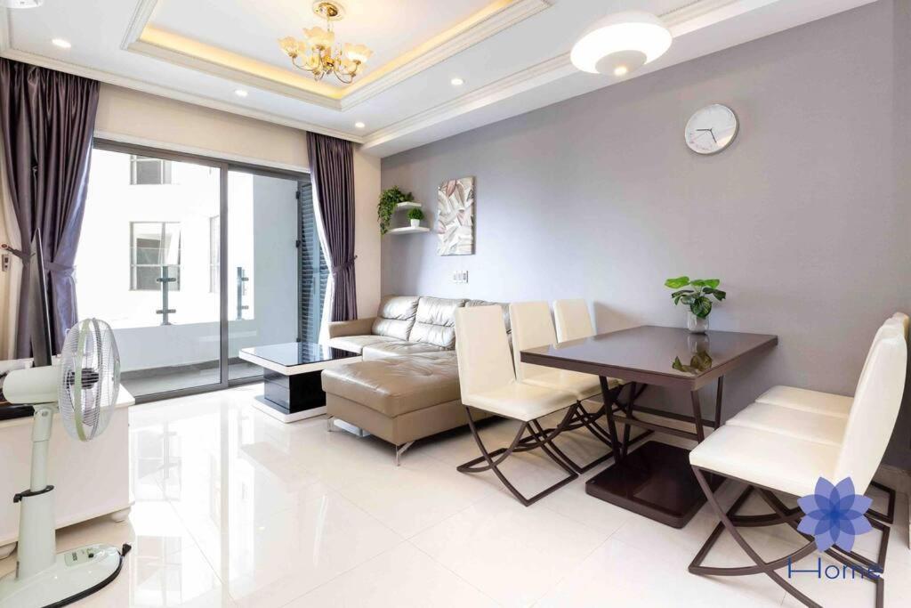 For Rent Near Airport. W/free Gym & Pool Căn hộ TP. Hồ Chí Minh