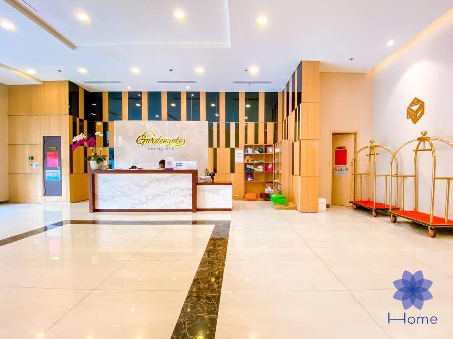 For Rent Near Airport. W/free Gym & Pool Căn hộ *