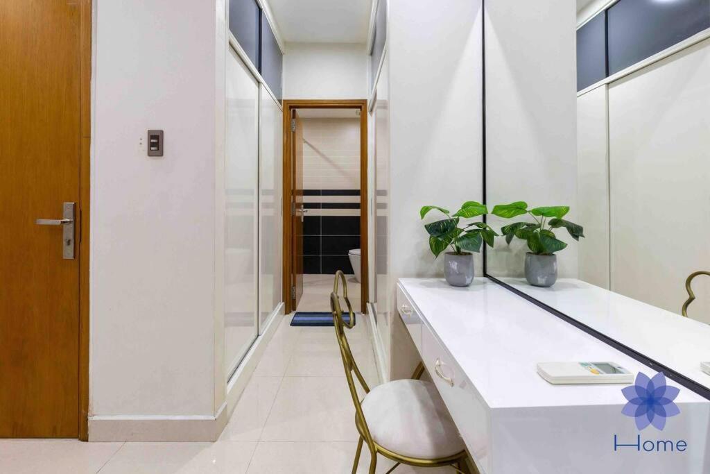 For Rent Near Airport. W/free Gym & Pool * TP. Hồ Chí Minh