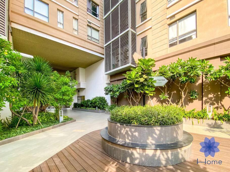 For Rent Near Airport. W/free Gym & Pool
