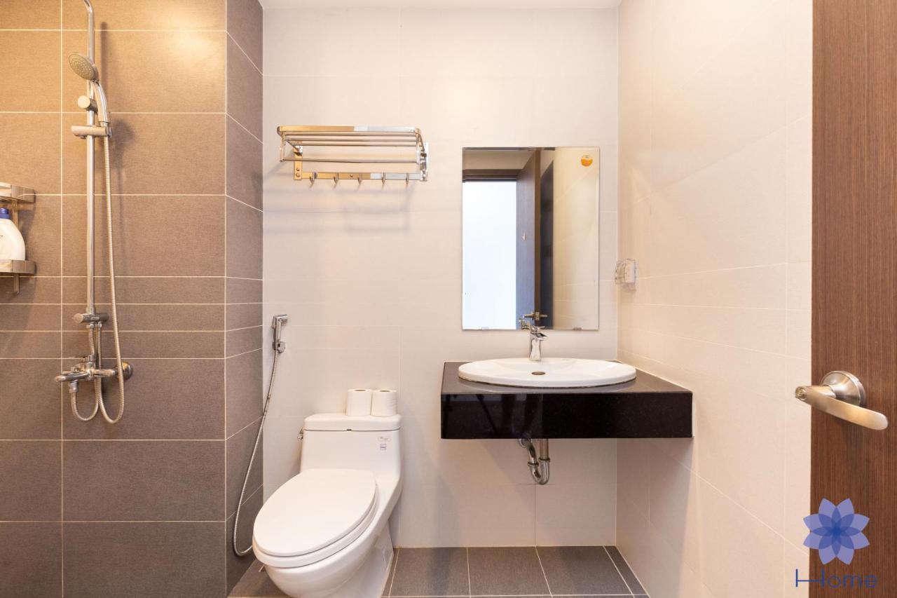 For Rent Near Airport. W/free Gym & Pool Căn hộ TP. Hồ Chí Minh