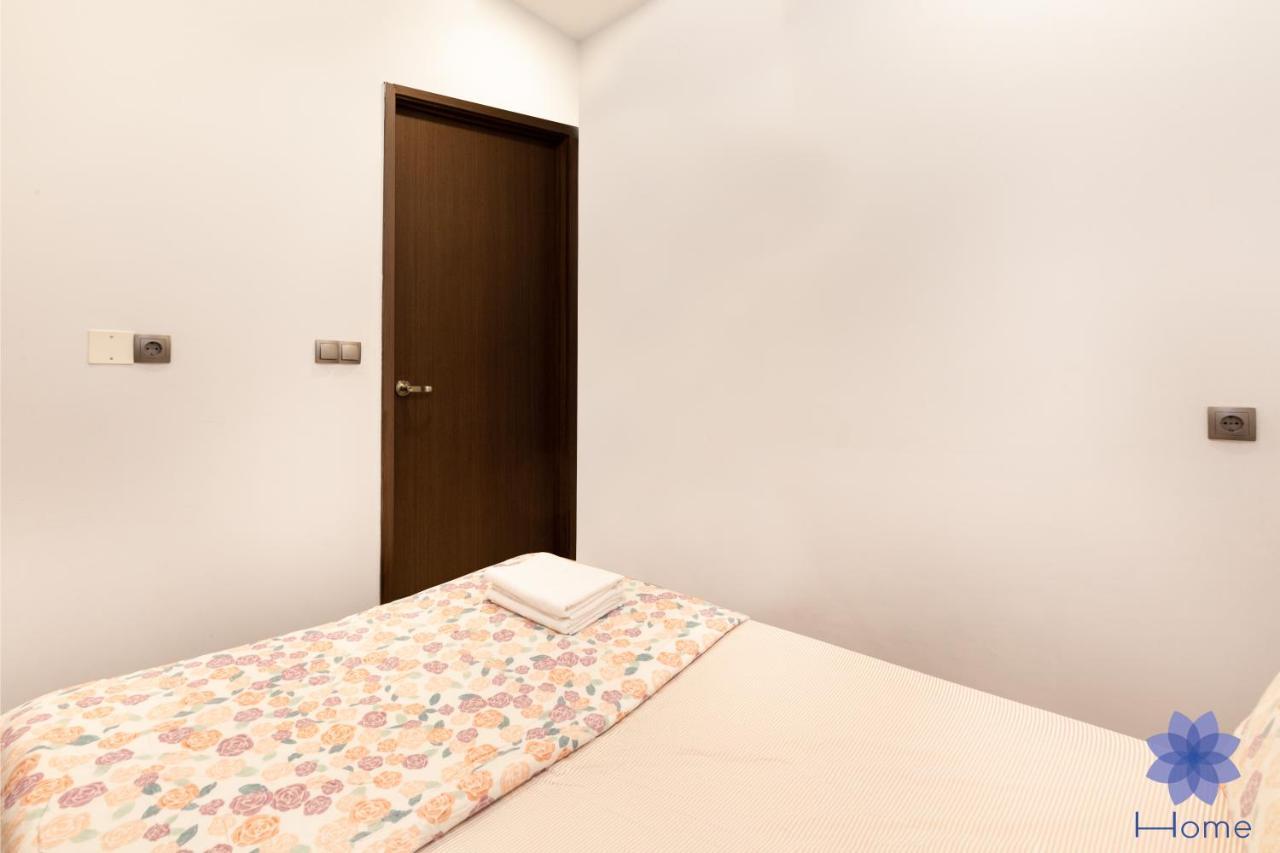 For Rent Near Airport. W/free Gym & Pool Căn hộ *